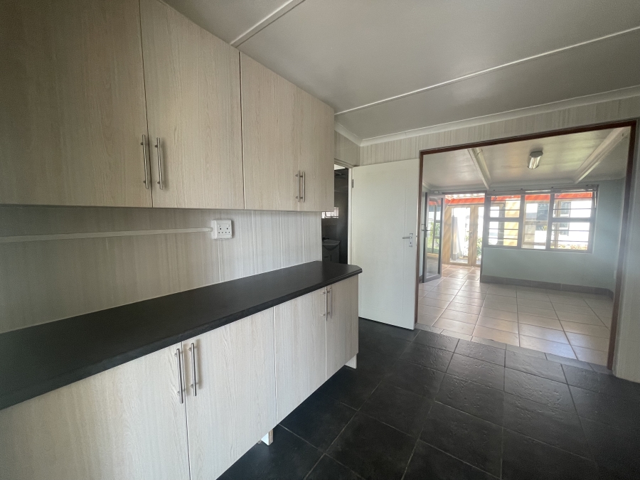 4 Bedroom Property for Sale in Cove Ridge East Eastern Cape
